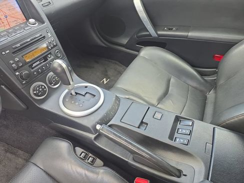 Used 2005 Nissan 350Z Touring RWD image 21