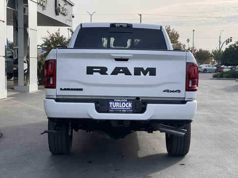 New 2026 RAM 2500 Laramie AWD/4WD image 9