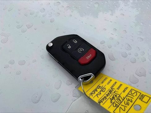 Used 2018 Jeep Wrangler Unlimited Sport S AWD/4WD image 36