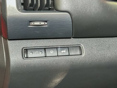 Used 2022 Nissan Pathfinder SL AWD/4WD image 24