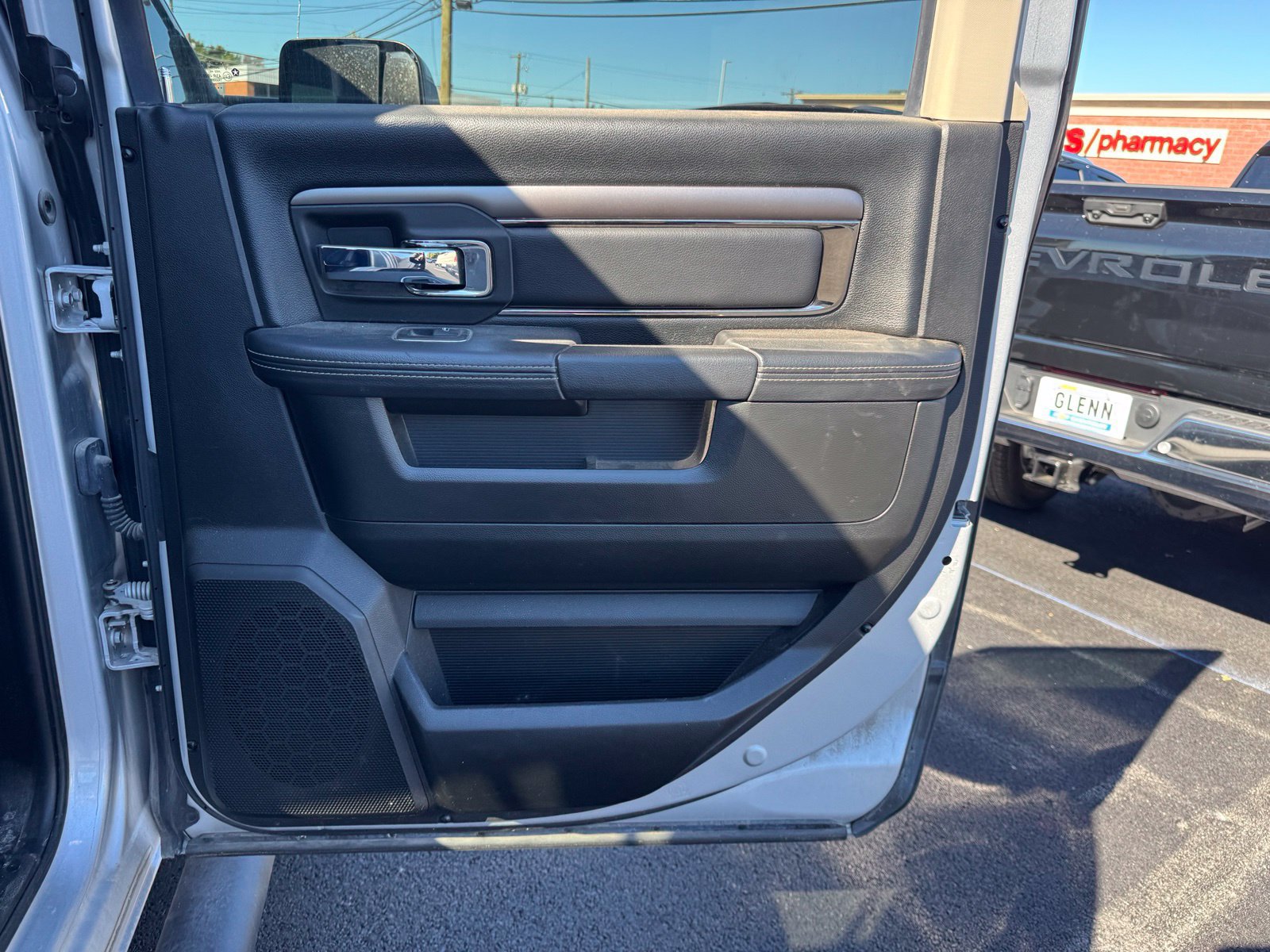 Used 2018 RAM 2500 Laramie w/ Sport Appearance Group AWD/4WD image 29