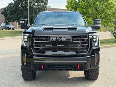 Used 2024 GMC Sierra 2500 AT4X AWD/4WD image 4