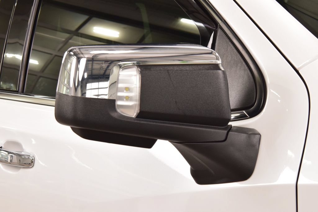 Used 2022 Chevrolet Silverado 1500 LTZ AWD/4WD image 19
