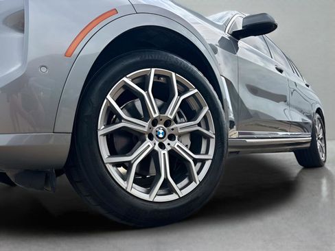 Used 2024 BMW X7 xDrive40i image 8