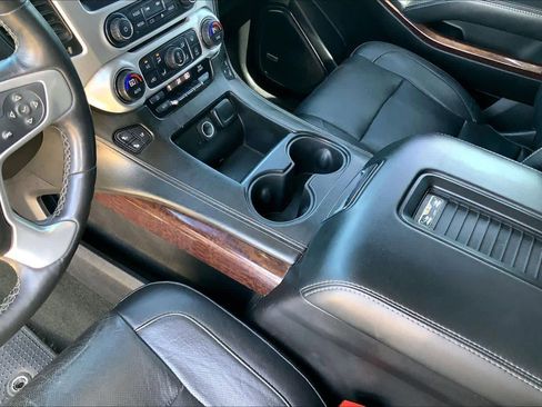 Used 2017 GMC Yukon SLT image 17