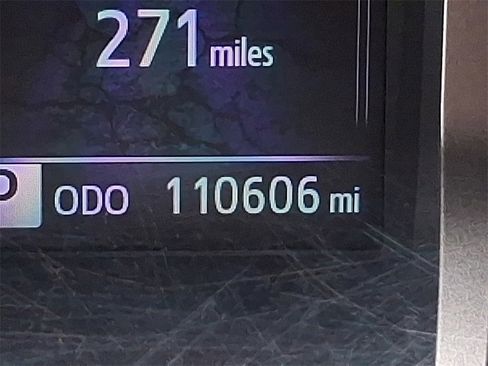 Used 2017 Toyota Tacoma SR5 w/ Tow Package image 20