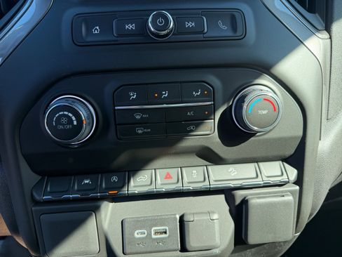 New 2026 Chevrolet Silverado 1500 Custom Trail Boss w/ LPO, Dark Essentials Package AWD/4WD image 19