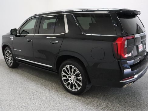 Used 2026 GMC Yukon Denali w/ Denali Reserve Package AWD/4WD image 9