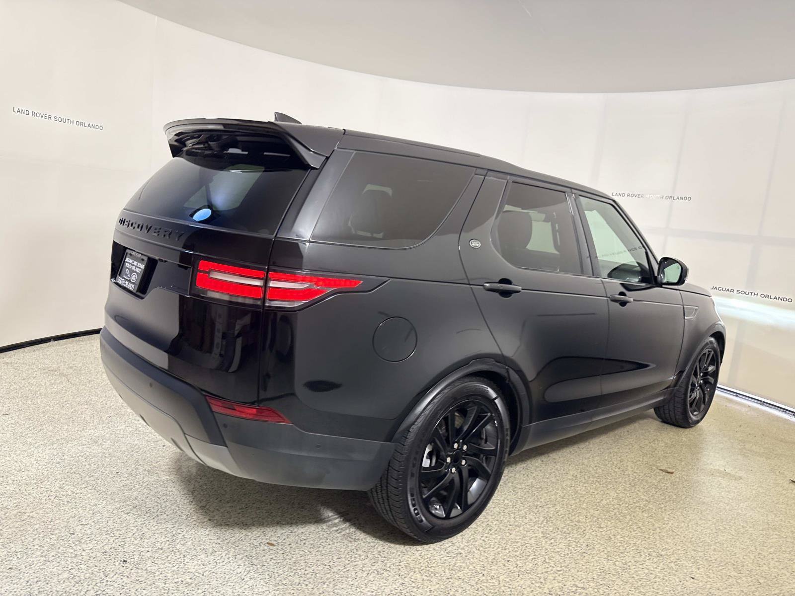 Used 2018 Land Rover Discovery HSE AWD/4WD image 5