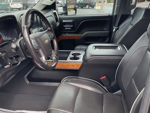 Used 2019 Chevrolet Silverado 3500 High Country w/ Duramax Plus Package image 27