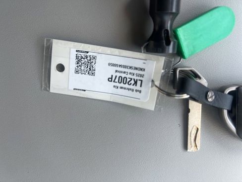 Used 2025 Kia Carnival SX Prestige FWD image 21