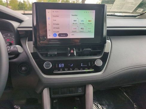 Used 2024 Toyota Corolla Cross LE FWD image 20