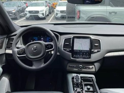 Used 2025 Volvo XC90 T8 Ultra w/ Protection Package Premier AWD/4WD image 3