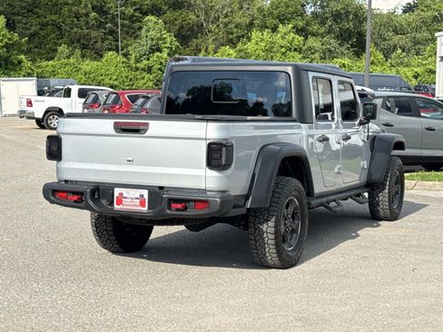 Used 2023 Jeep Gladiator Rubicon w/ Cold Weather Group AWD/4WD image 5