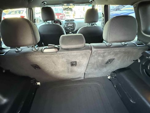 Used 2017 Kia Soul + FWD image 56