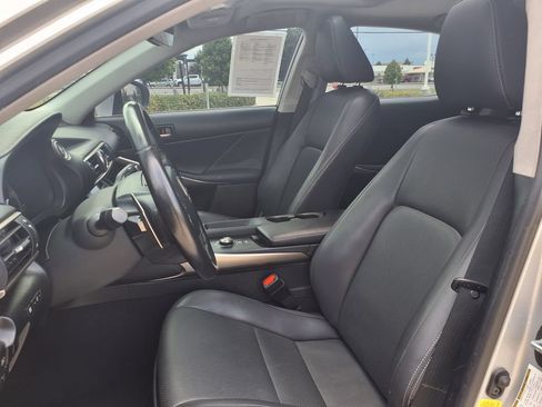 Used 2018 Lexus IS 300 w/ Premium Package RWD image 15