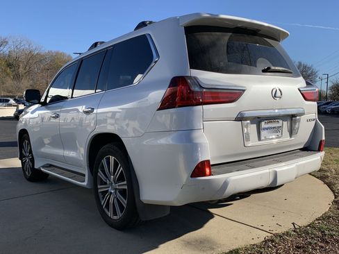 Used 2017 Lexus LX 570 4WD image 8