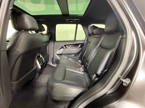 Certified 2025 Land Rover Range Rover SE image 25