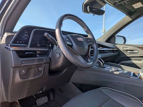 Used 2024 Cadillac Escalade Premium Luxury image 7