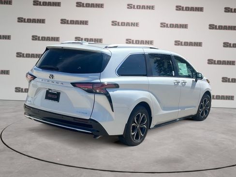 New 2026 Toyota Sienna Platinum image 5