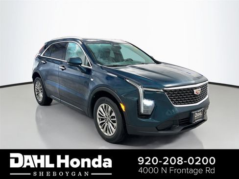 Used 2025 Cadillac XT4 Premium Luxury image 1