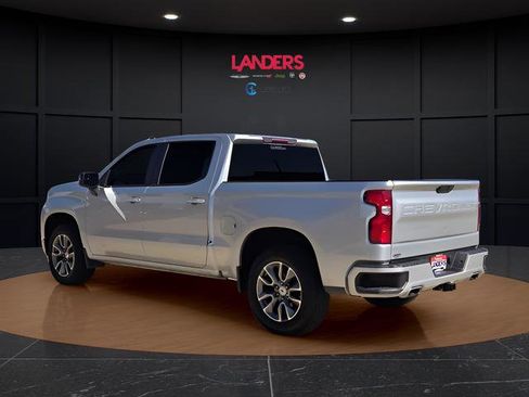 Used 2021 Chevrolet Silverado 1500 RST image 2