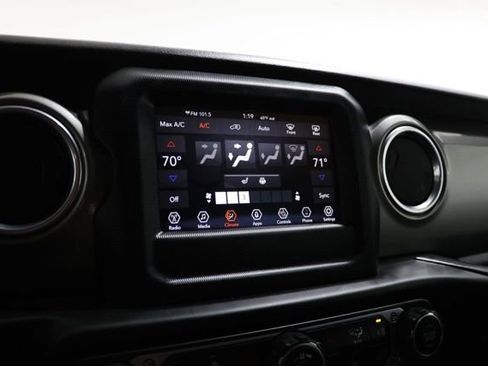 Used 2018 Jeep Wrangler Unlimited Sahara w/ Cold Weather Group image 27