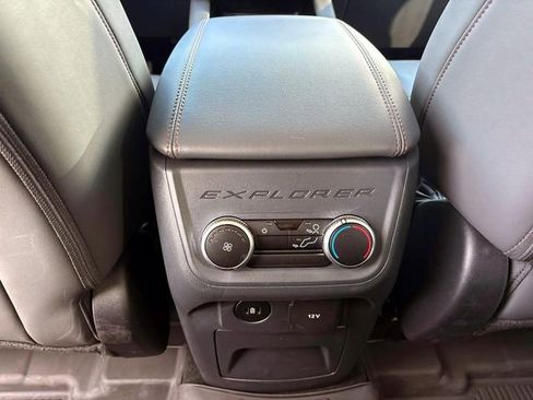 Used 2025 Ford Explorer Active w/ Active Comfort Package image 14