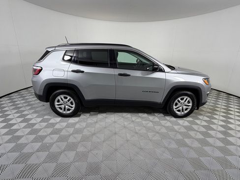 Used 2019 Jeep Compass Sport FWD image 4