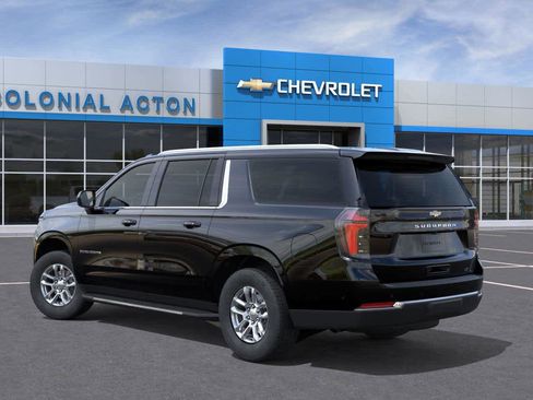 New 2026 Chevrolet Suburban LT image 3