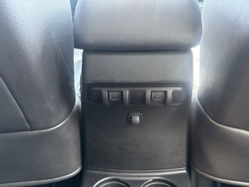 Used 2014 Jeep Wrangler Unlimited Rubicon w/ Connectivity Group image 40