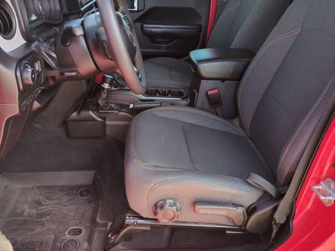 Used 2024 Jeep Wrangler Unlimited Sport AWD/4WD image 15