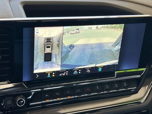 Used 2022 Chevrolet Silverado 1500 ZR2 w/ Technology Package AWD/4WD image 27