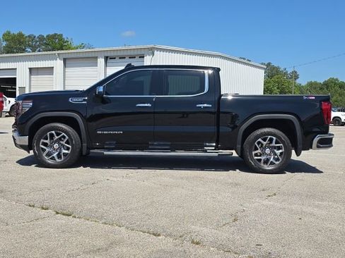 Used 2024 GMC Sierra 1500 SLT w/ SLT Premium Plus Package AWD/4WD image 2