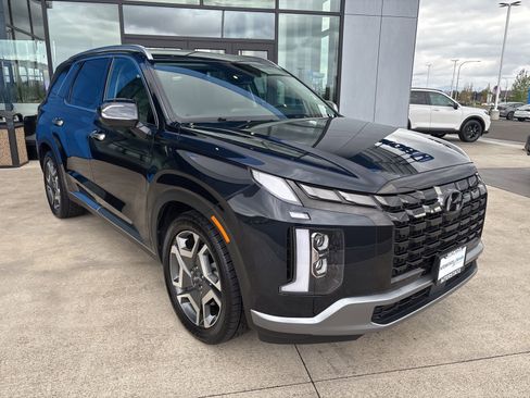 Used 2024 Hyundai Palisade Limited AWD/4WD image 3