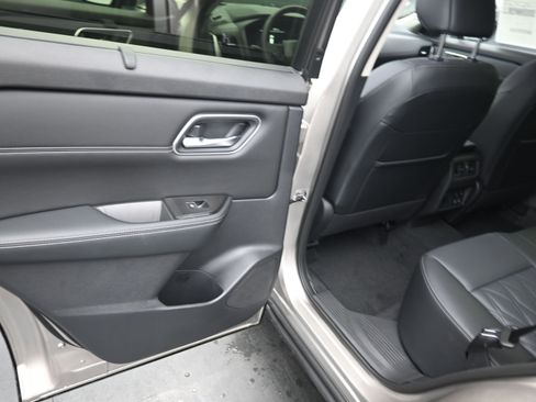 New 2026 Nissan Rogue Platinum w/ Platinum Premium Package image 17