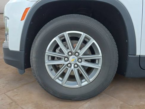 Used 2023 Chevrolet Traverse LT AWD/4WD image 14