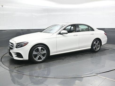 Used 2018 Mercedes-Benz E 300 4MATIC image 7