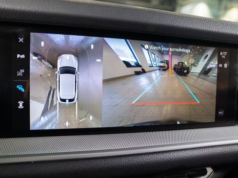 Certified 2025 Porsche Cayenne AWD/4WD image 28