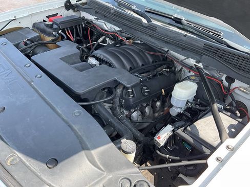 Used 2014 GMC Sierra 1500 SLT w/ SLT Crew Cab Value Package AWD/4WD image 33