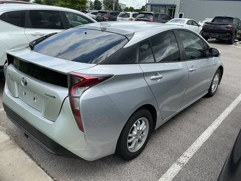 Used 2016 Toyota Prius Two FWD image 6