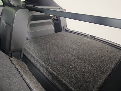 Used 2022 Volkswagen Atlas Cross Sport SEL R-Line w/ Cross Sport MDO Package AWD/4WD image 32