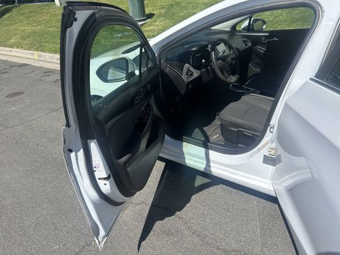 Used 2015 Chrysler 200 S w/ Navigation & Sound Group I FWD image 6