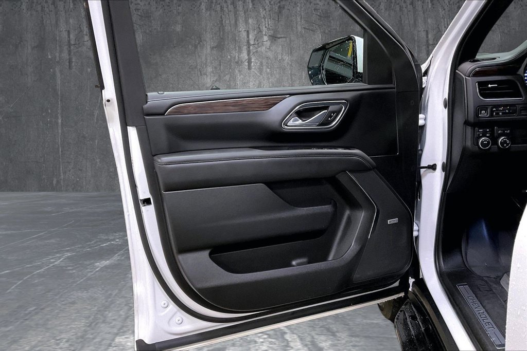 Used 2023 Chevrolet Tahoe LT w/ Luxury Package AWD/4WD image 21