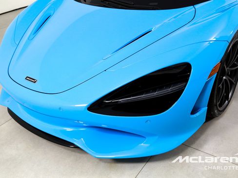 Used 2027 McLaren 750S Spider RWD image 29