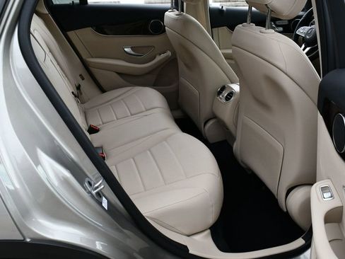 Used 2022 Mercedes-Benz GLC 300 image 18