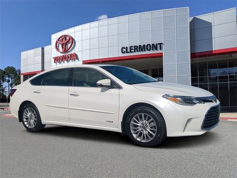 Used 2018 Toyota Avalon Limited image 1