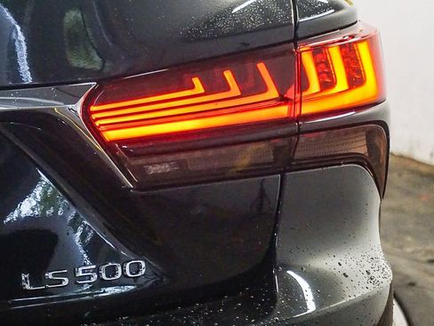 Used 2022 Lexus LS 500 image 11