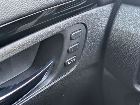 Used 2019 Honda Pilot Touring image 12