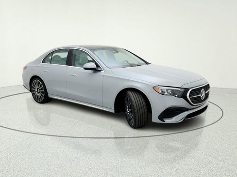 Certified 2026 Mercedes-Benz E 350 Sedan w/ MBUS Superscreen Package image 5